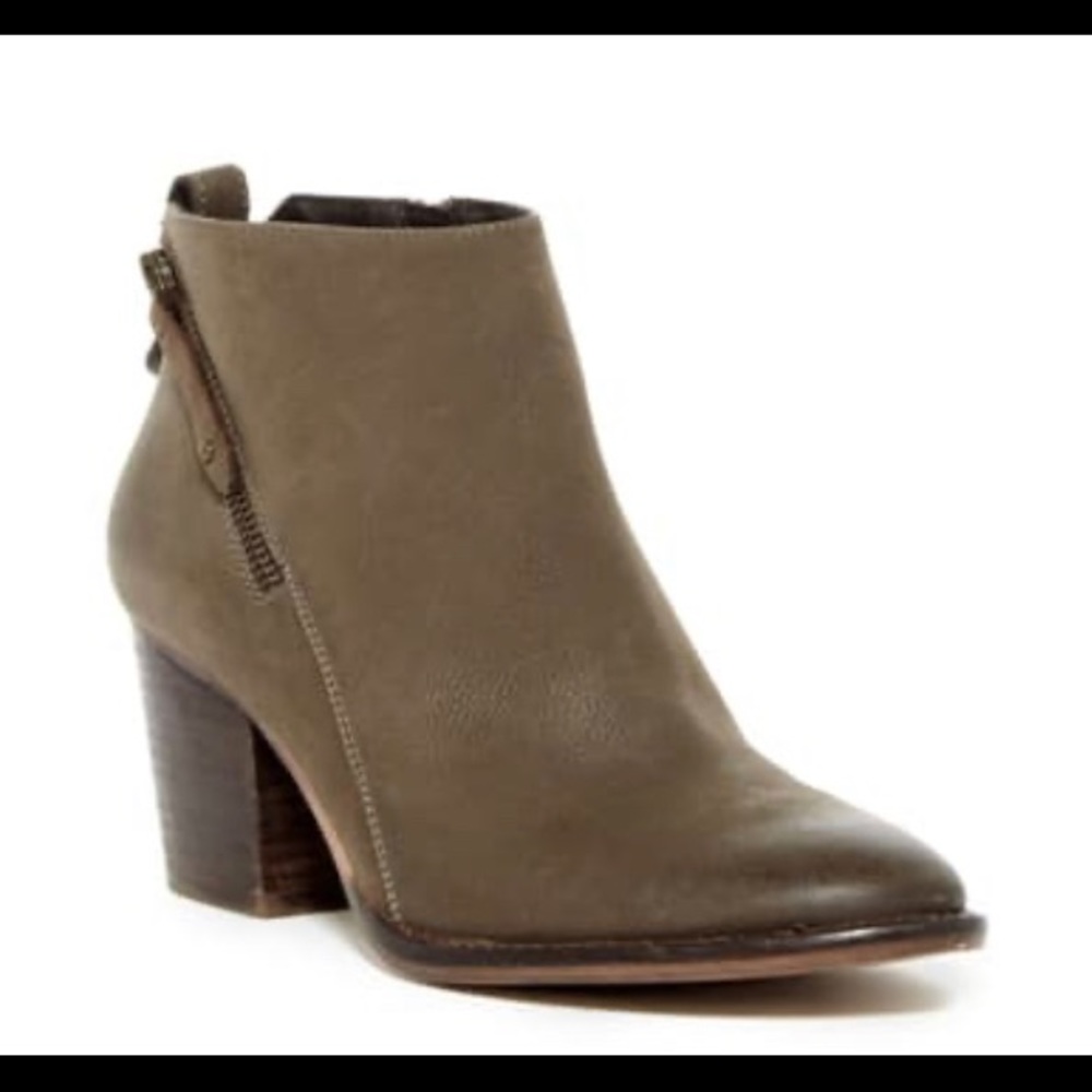 Blondo Nivada Booties